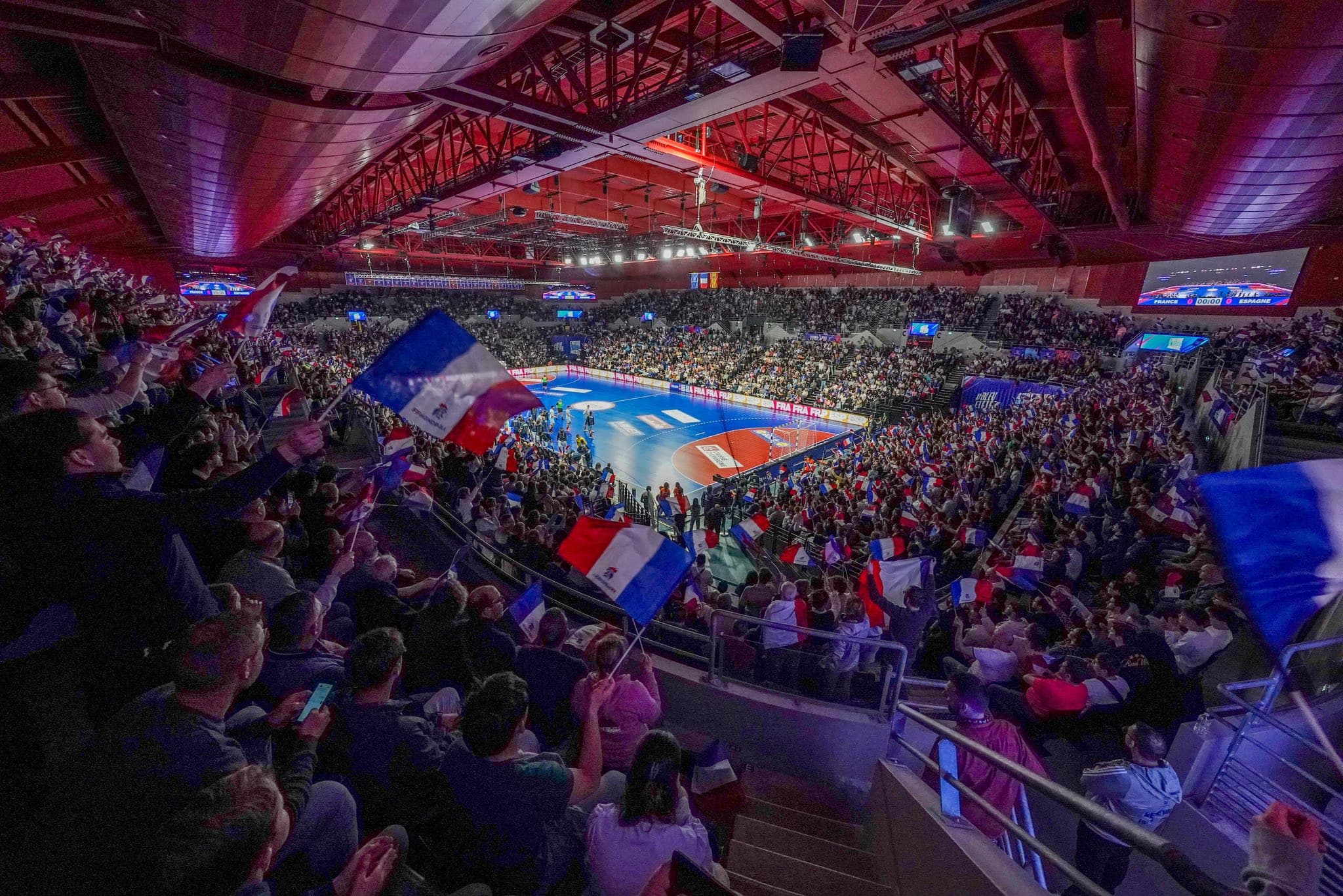 Photographie de l'Antarès Arena lors d'un match de Handball