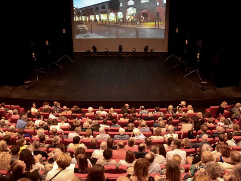 Photographie d'une salle, La Chaudronnerie, La Ciotat