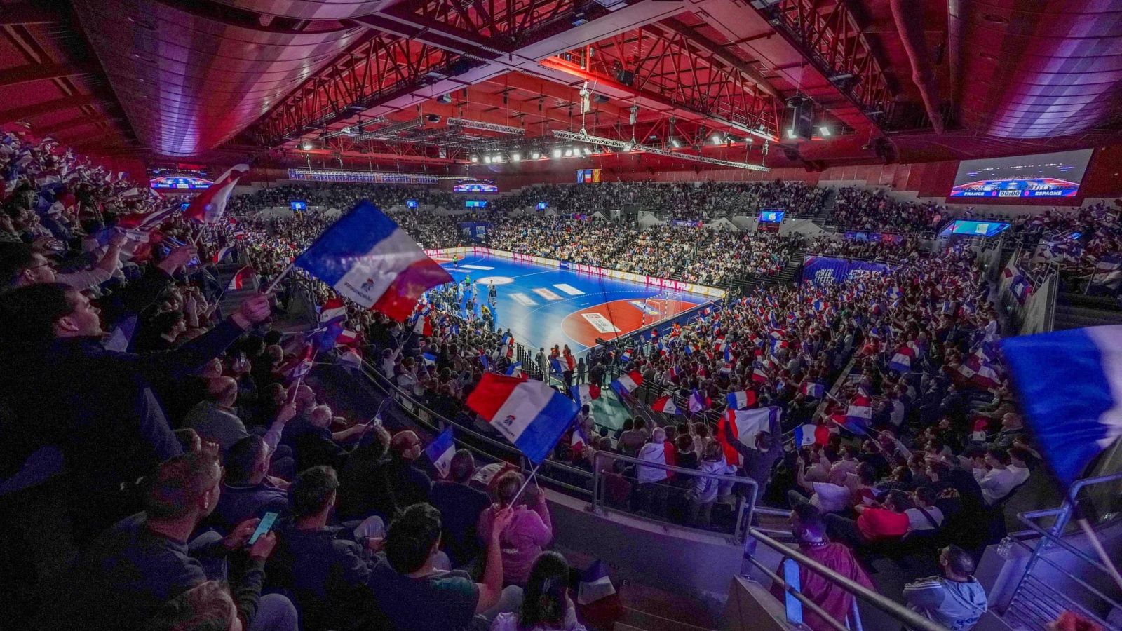 Photographie intérieur de l'Antarès Arena lors d'un match de Handball